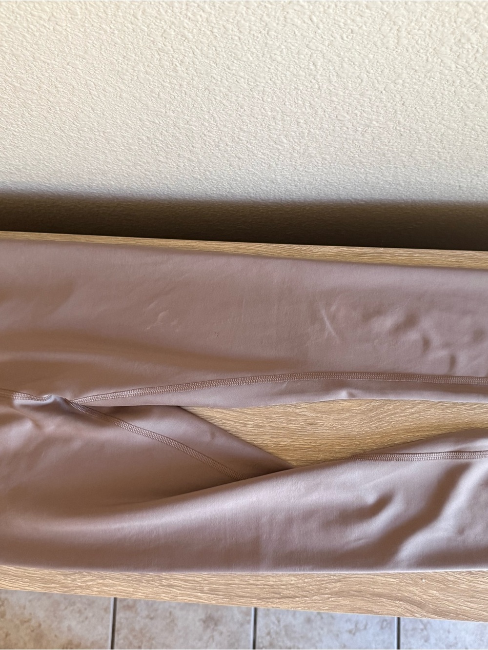 ALO Yoga Taupe Leggings - Picture 3 of 3